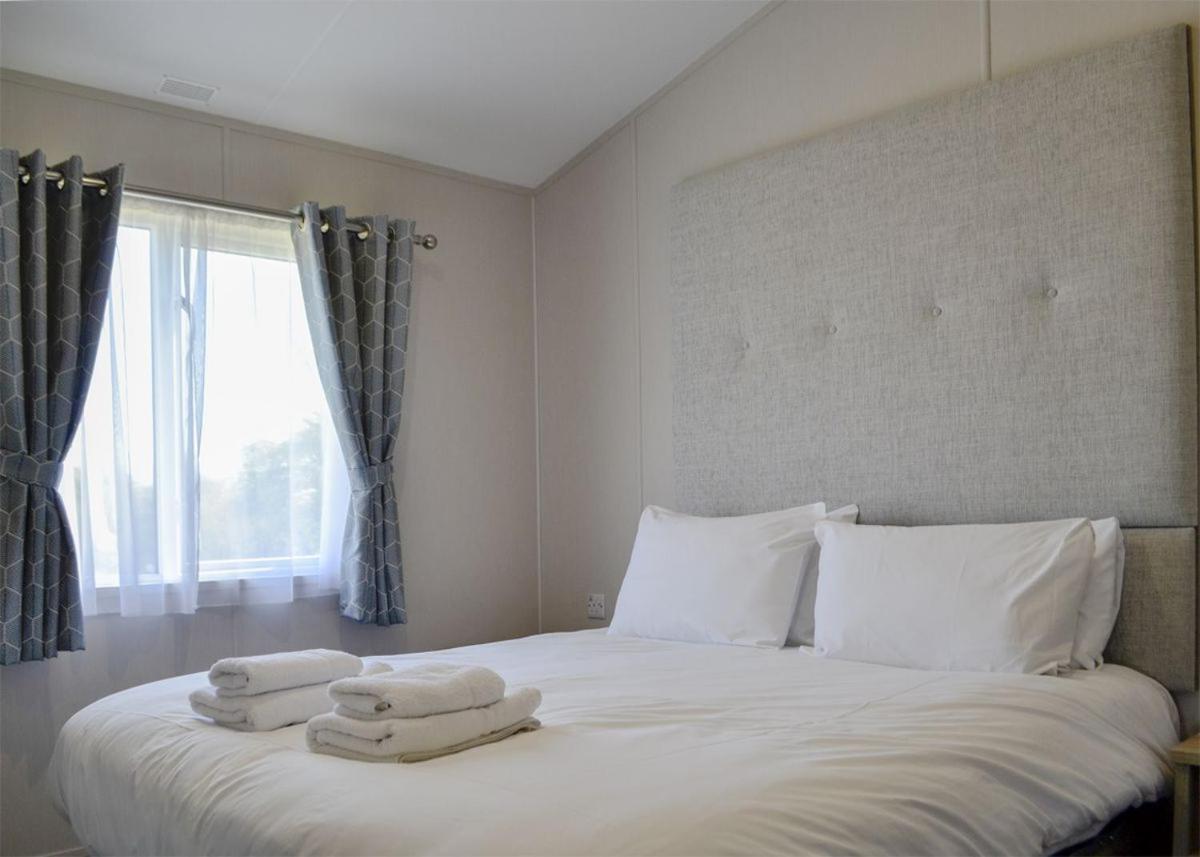 Home Farm Park Lakeside Retreat Burgh le Marsh Room photo